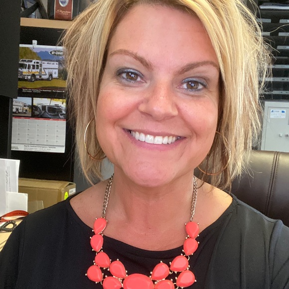 Meet your Posher, Hollie - Picture 3 of 3